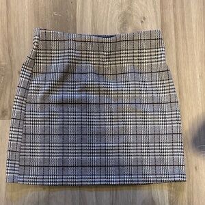 Divided Black and White Checkered Pencil Skirt
